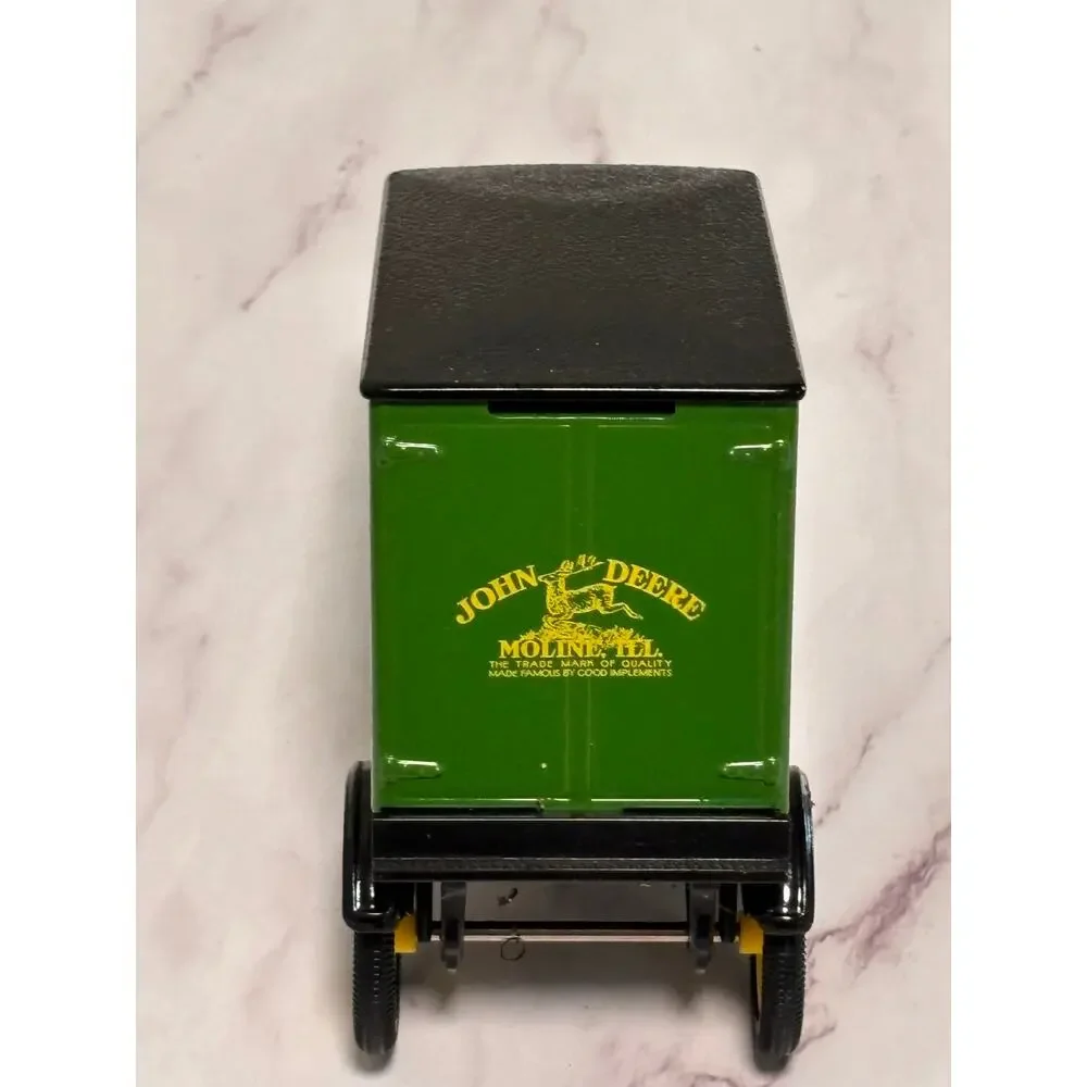 John Deere - ERTL 1918 Ford Model T Runabout with Trailer - Bank Diecast Vintage